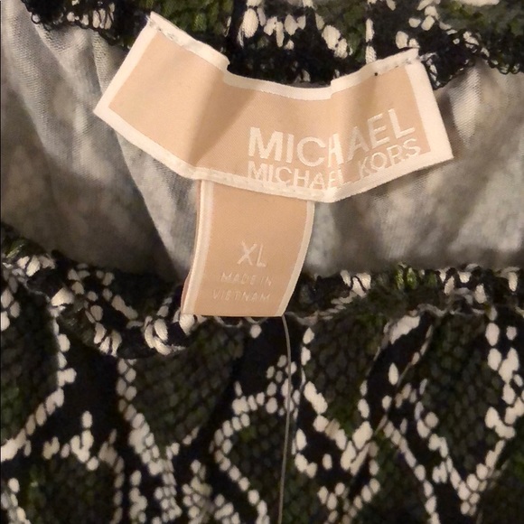 MICHEAL KORS top - Picture 2 of 3